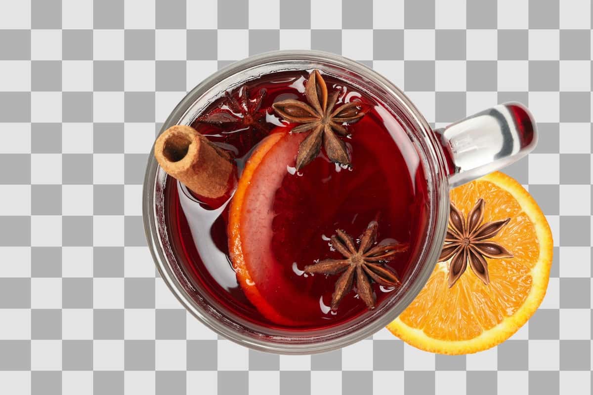 Izolyatsiya qilingan oq fonda ingredientlar bilan mulled vinoli ichimlik stakan Png | Png mulled wine drink glass with ingredients isolated white background 1