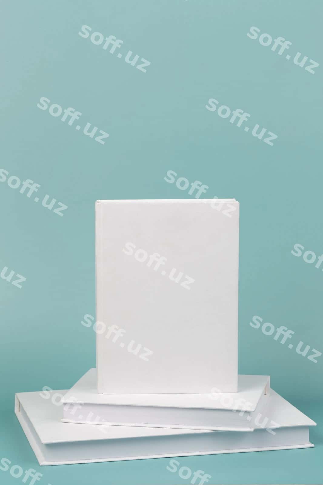 Kitob namunasi minimal dizayn bilan | Book mockup with minimal design 1