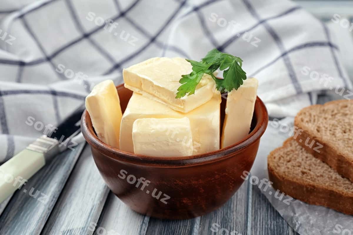 Taze sirli qoshiq yog'ochli stol | Bowl with fresh butter wooden table 1