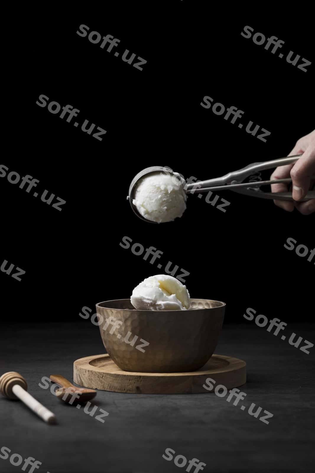 Vanilli muzqaymoq qoshiqlari bilan idish | Bowl with vanilla ice cream scoops 1