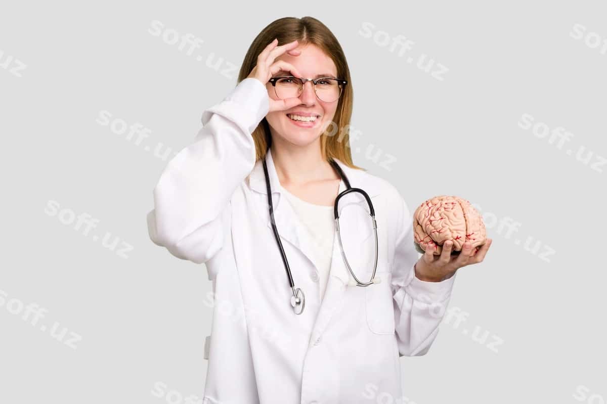 Hursand, ok gestuvni saqlab, ko'z | Excited keeping ok gesture eye 1