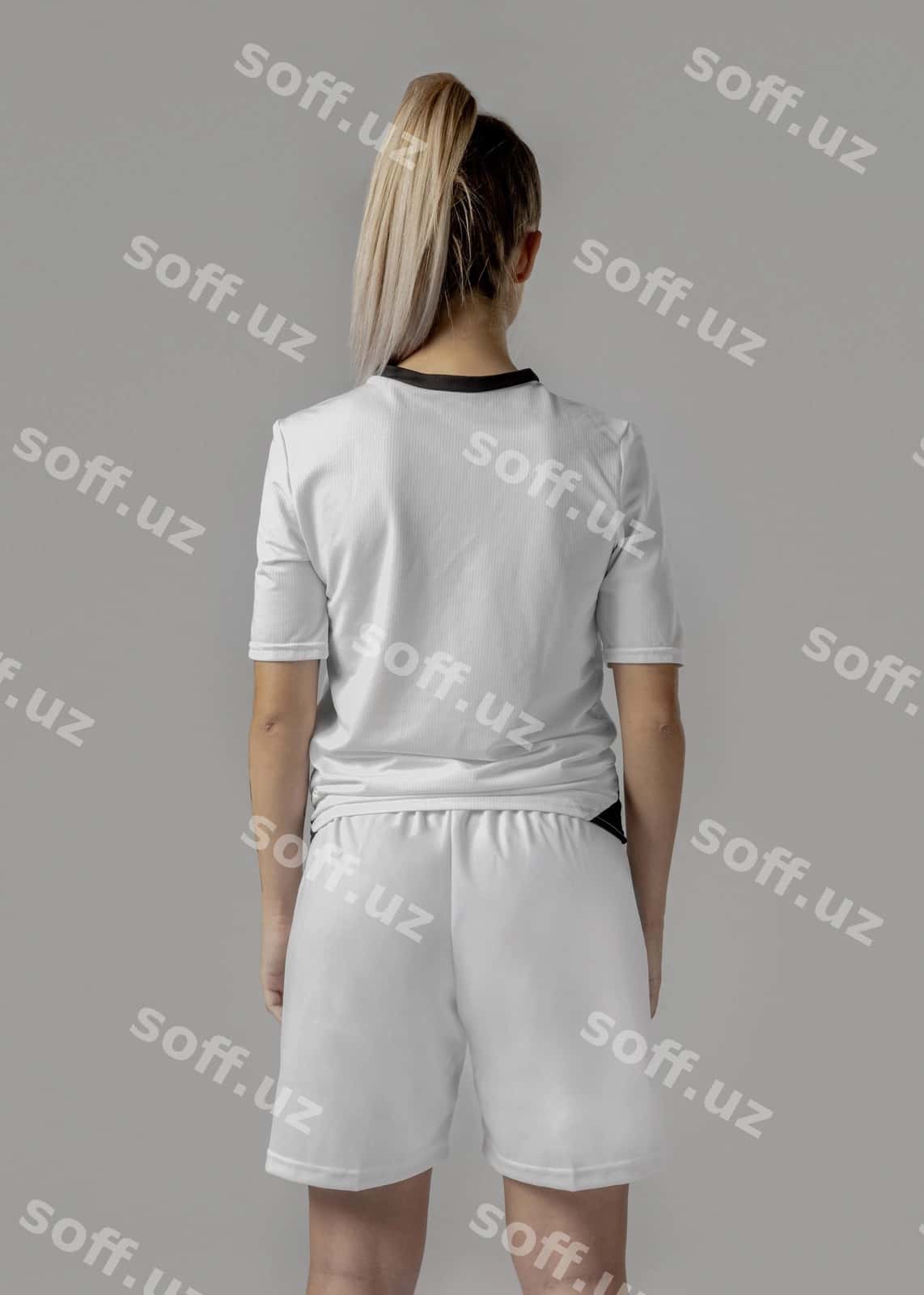 Ayollar uchun futbol o'yinchi kiyimlar namunasi | Female soccer player apparel mock up 1
