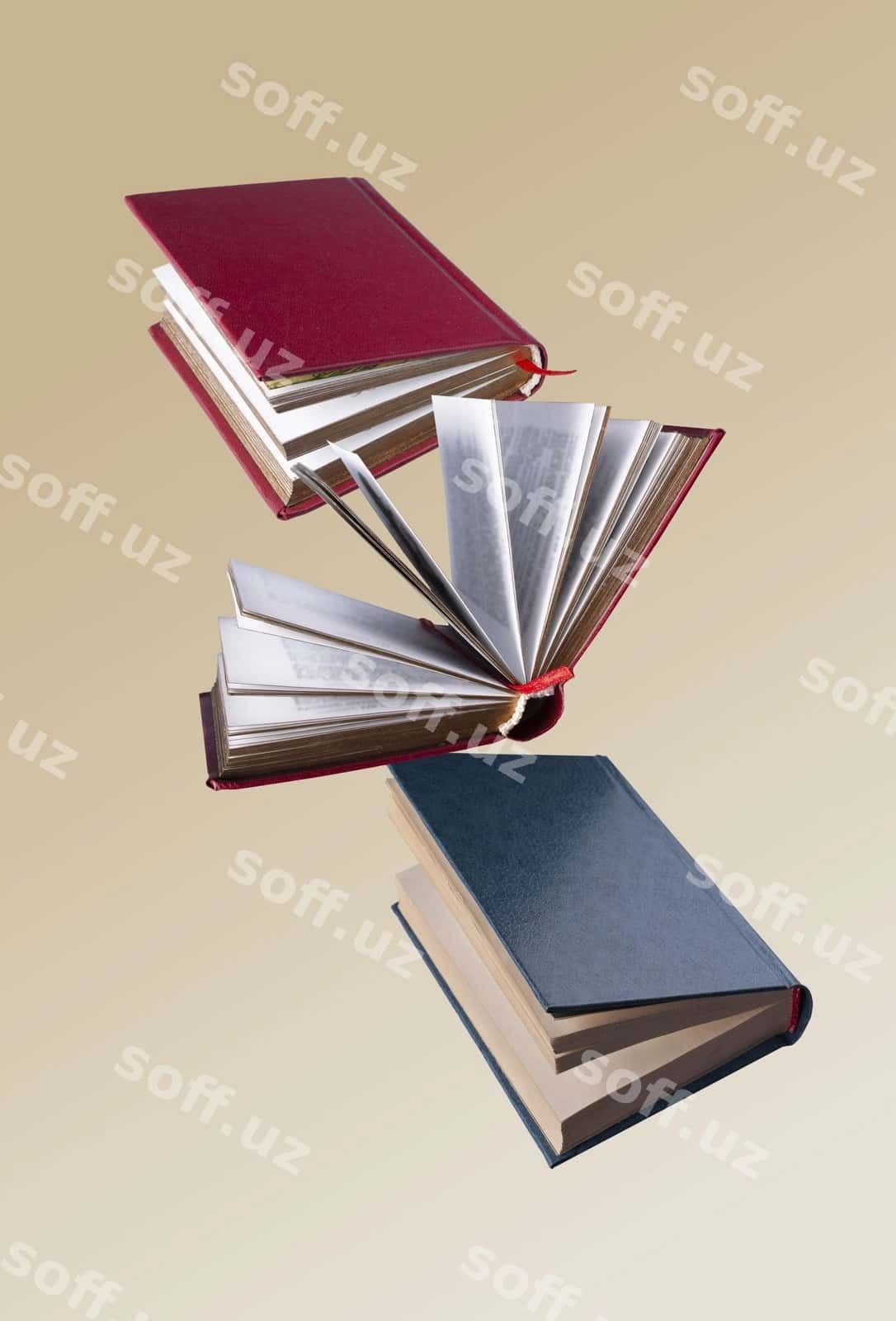 Qattiq muqaddas miniatyura kitoblari bej rangli fonda paraydi | Hardcover mini books fly beige background 1