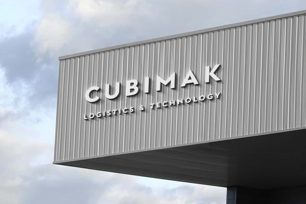 Logo maketi belgisi kulrang sanoat binosi | Logo mockup sign grey industrial building 1