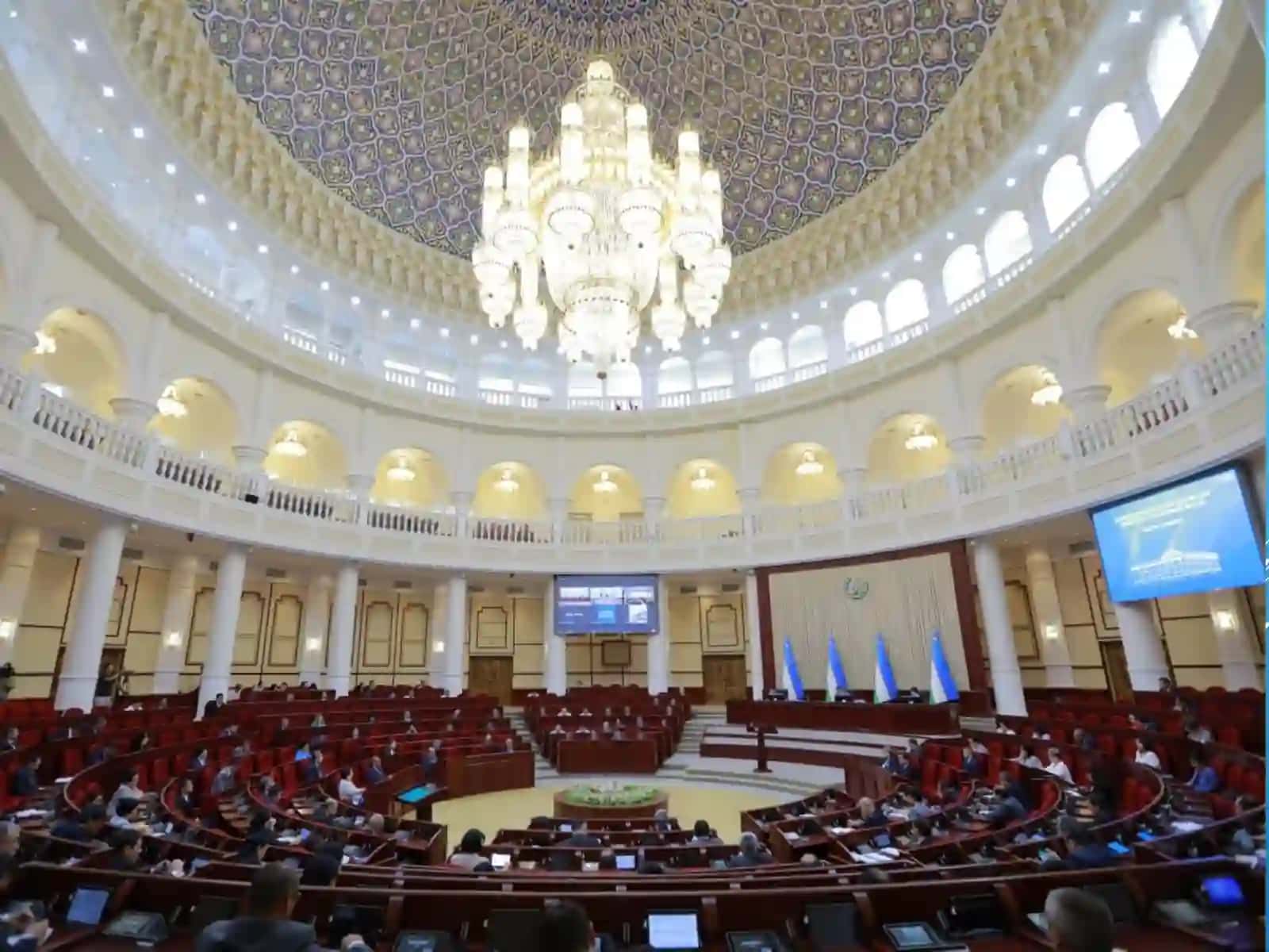 YANGI TAHRIRDAGI O‘ZBEKISTON RESPUBLIKASI KONSTITUTSIYASI 3