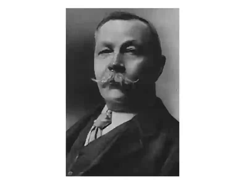 MY FAVOURITE WRITER 4