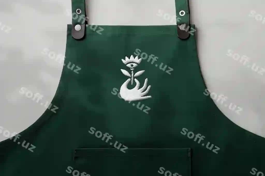 Oramali mistik ko'z gul logotipi qora yashil favrik namunasi | Embroidered mystical eye flower logo dark green apron mockup
