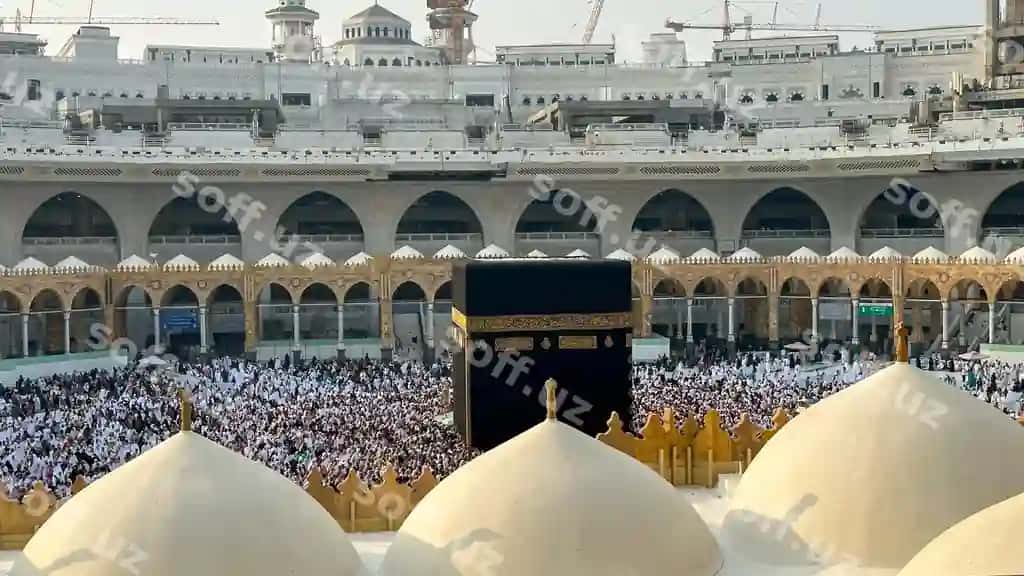 Mekka, Saudi Arabiya, 27-sentabr 2023-yil, musulmon hojilar Al-Haram masjidi ichida Umra bajarmoqda. Makka | Mecca saudi arabia september 27 2023 muslim pilgrims performing umra al haram mosque makka