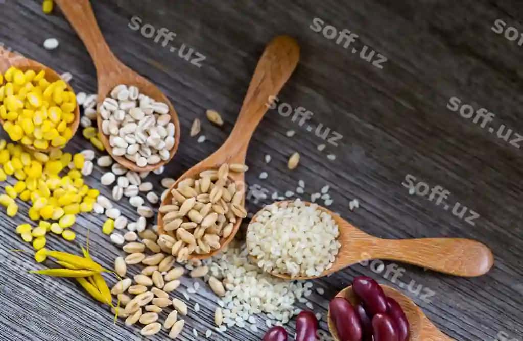 Sog'liq donlar eski yog'och stol nusha joy | Healthy grains old wood table copy space