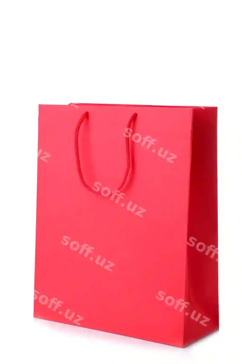 Qizil xaridlar sumkasi ajraltirilgan | Red shopping bag isolated