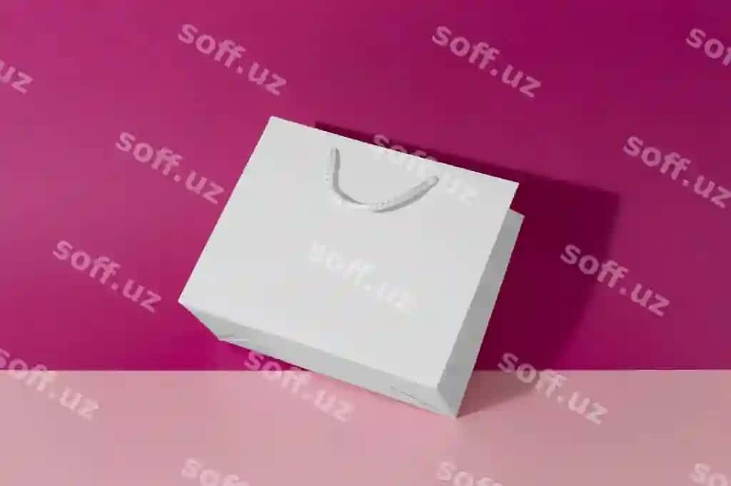 Pushti cyclamen sovg'a qopqogi mockup | Pink cyclamen gift bag mockup