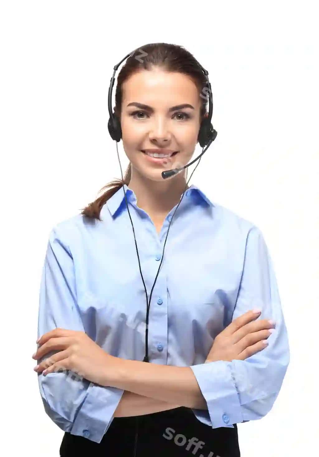 Yosh ayol reseptsioner naushniklar kiygan oq fonda ajralgan | Young female receptionist wearing headphones isolated white