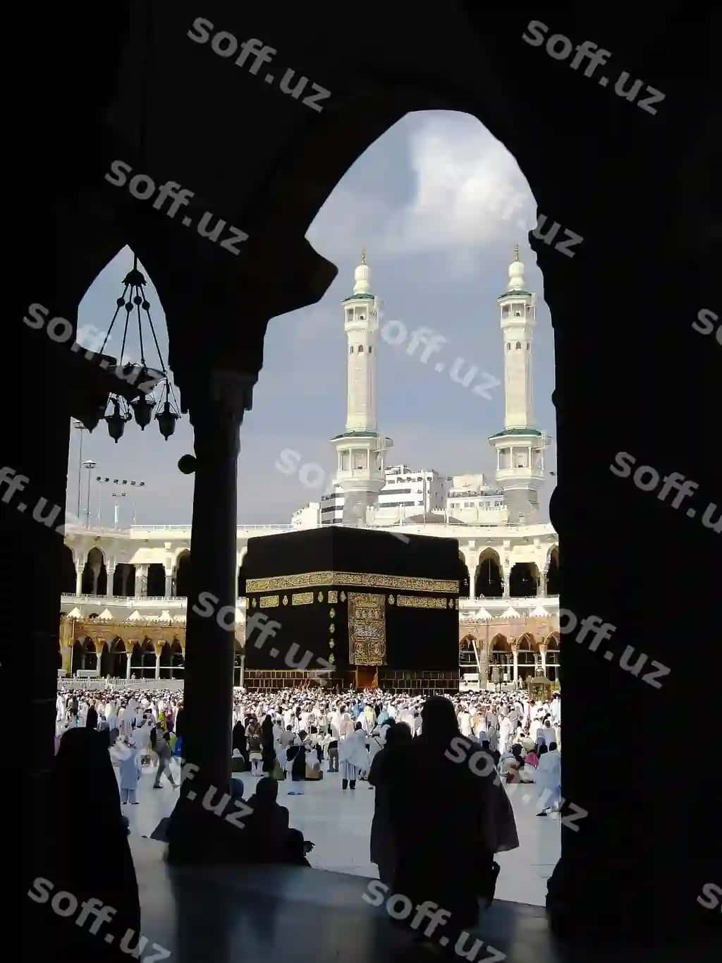 Haram masjid Kaabasi Musulmonlar uchun eng qadr-qimmatli joy, uning binoglari juda chiroyli. | Masjid haram kaaba holiest place muslims looks very beautiful cloisters