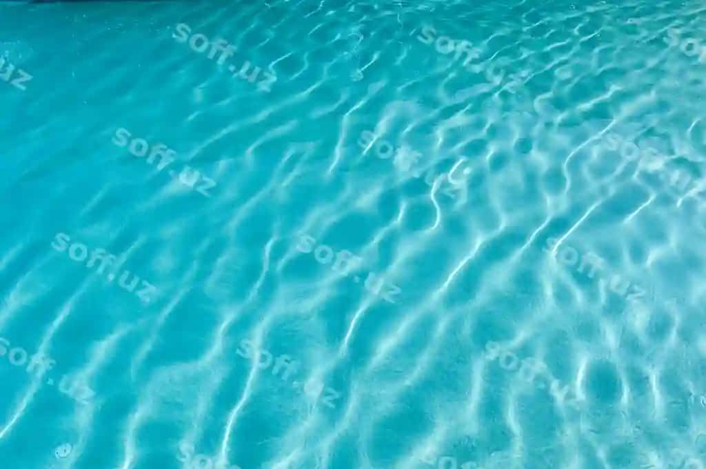 Hind sveta rangli to'lqinlangan havzali intilmahavoti | Surface rippled blue swimming pool