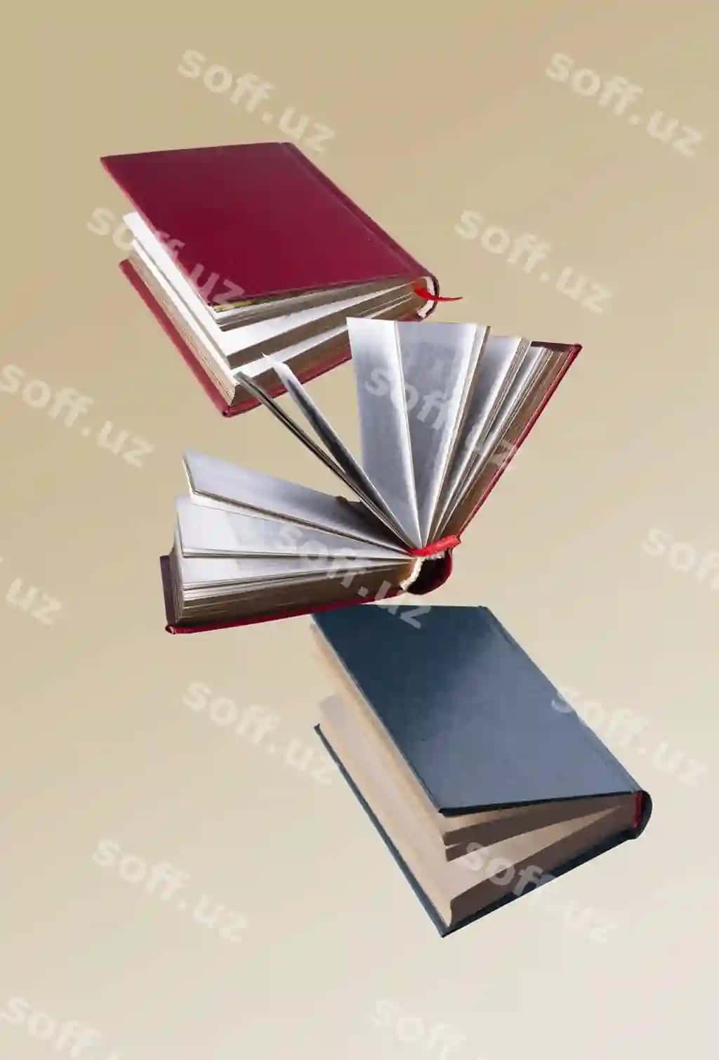 Qattiq muqaddas miniatyura kitoblari bej rangli fonda paraydi | Hardcover mini books fly beige background