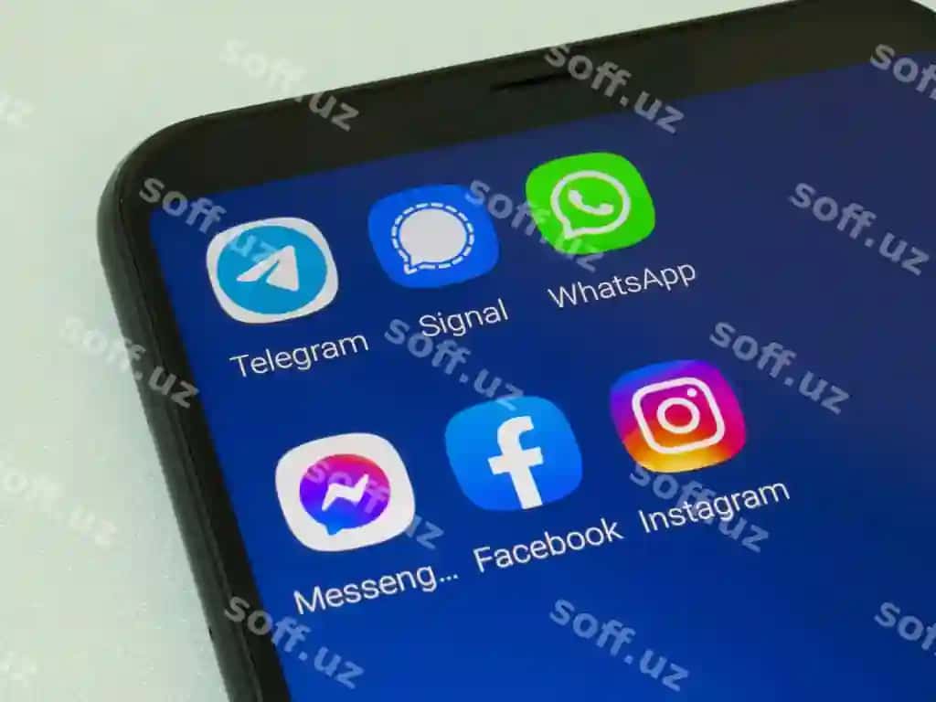 Mobil telefon signallar bilan messenger, telegram, whatsapp, instagram, facebook messenger ilovalari. | Cell phone with signal messenger telegram whatsapp instagram facebook messenger applications