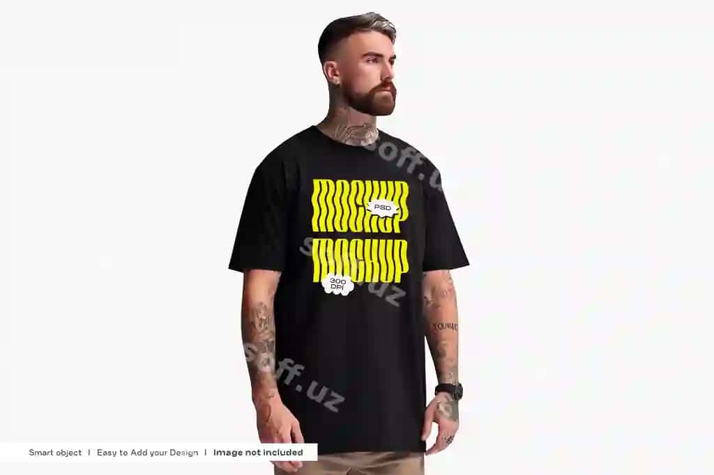 Erkak qora futbolka kiygan, boyrashli, tatu va ko'ylakli yosh erkak modeli | Man wearing black tshirt mockup young men with beard tattoo shit