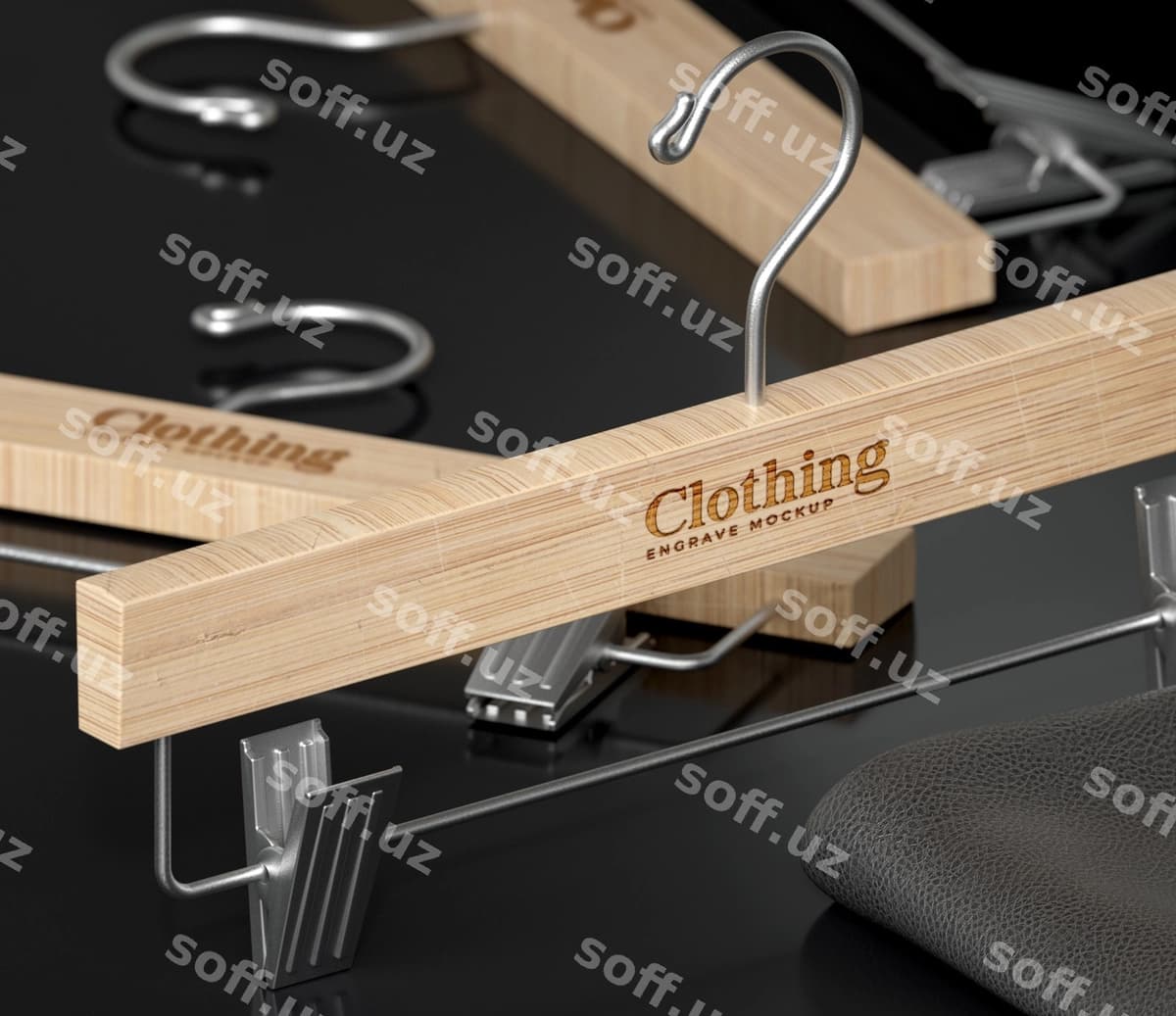 Yog'ochli hanger model dizaynining yaqin rasmi | Close up wooden hanger mock up design