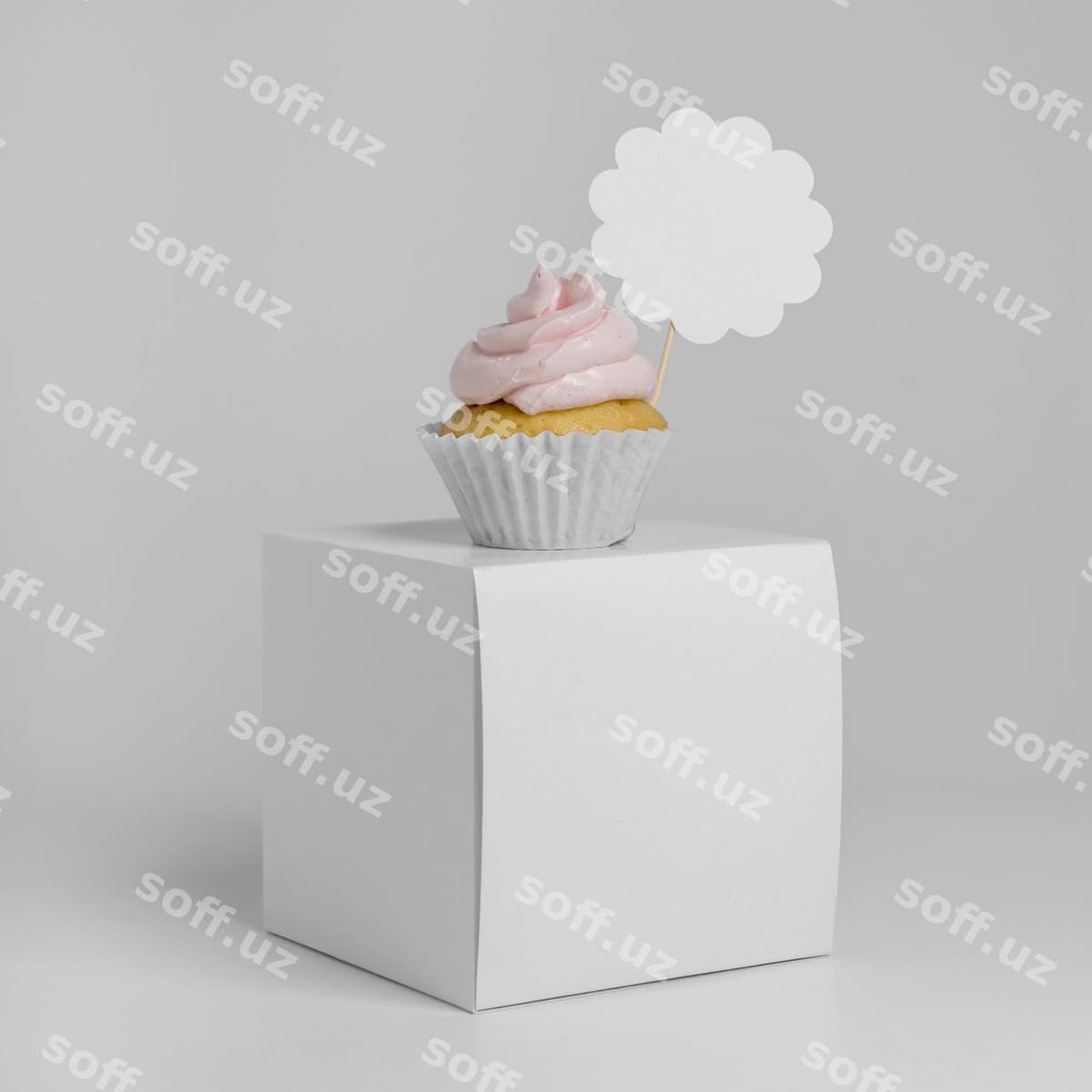 Mazali kupkak namunasi | Delicious cupcake mockup