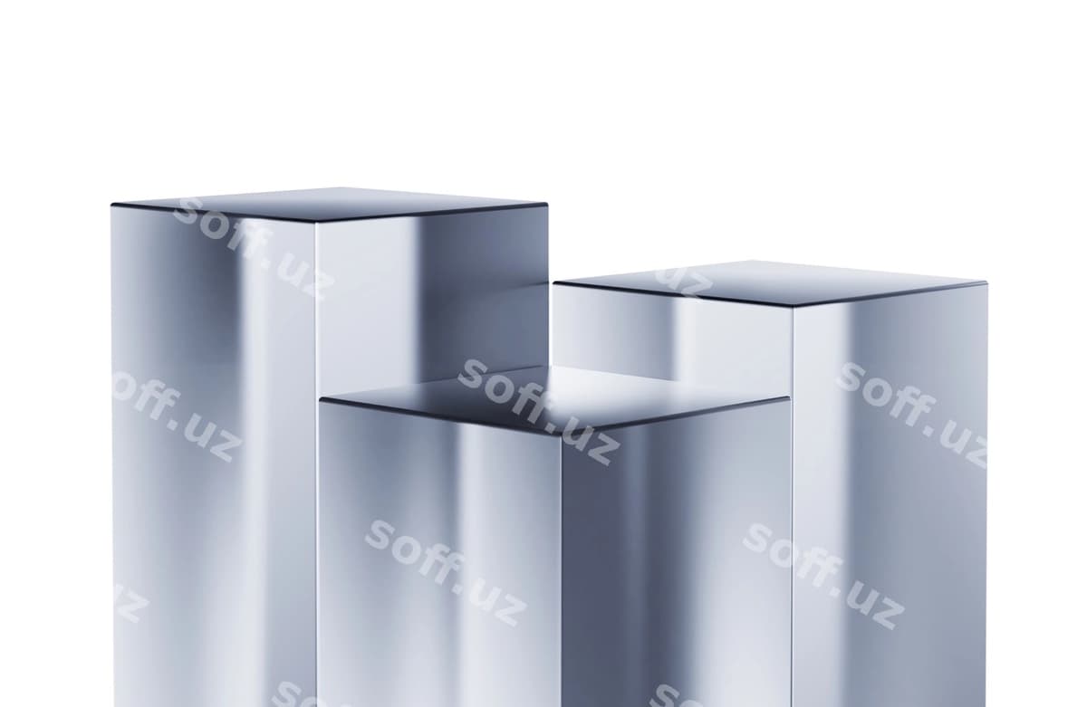 Uch kumtor kublar qatorda joylashgan. | Three silver cubes are row