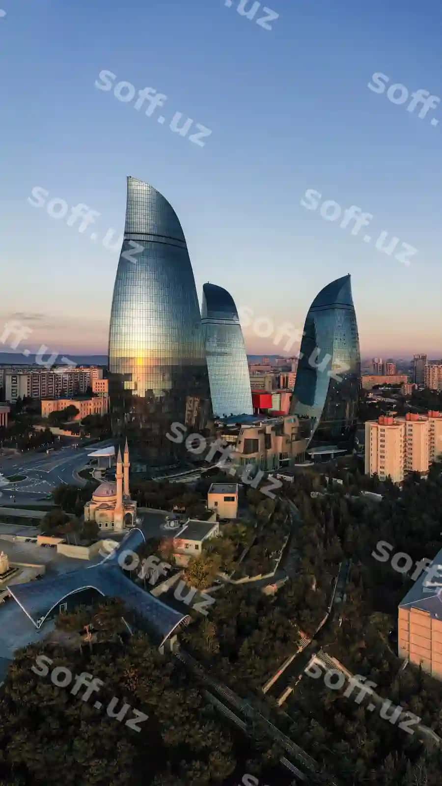 Ozarbayjon, Boku, zamonaviy olov minorasi binolari, eng baland binolar shahri manzarasi | Azerbaijan baku view modern flame tower buildings highest buildings town
