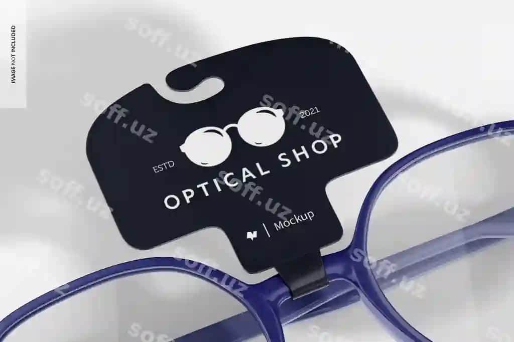 Ko'z qo'lliqi etiketkali namuna yaqin rasm | Eyeglasses with tag mockup close up